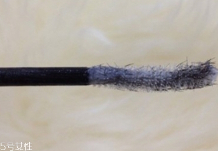 kate睫毛打底膏黑色和白色區(qū)別 根據(jù)需要選擇 kate睫毛打底膏黑色和白色區(qū)別 根據(jù)需要選擇