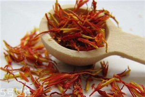 女生能用藏紅花泡腳嗎？經(jīng)期和妊娠期不能使用