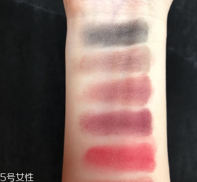 zoeva眼影多少錢？zoeva queens guard眼影盤試色