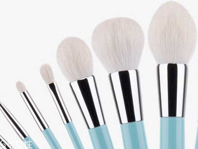 眼影刷和眼影棒哪個值得買？眼影刷水貂毛最好