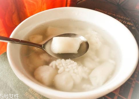 醪糟湯圓上火嗎 適量不會(huì)上火 醪糟湯圓上火嗎 適量不會(huì)上火