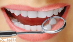 牙線和漱口水是否必要？抑菌護(hù)牙好習(xí)慣