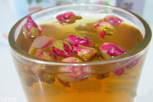 哪些人不能喝玫瑰花茶 四類人不適合 哪些人不能喝玫瑰花茶 四類人不適合