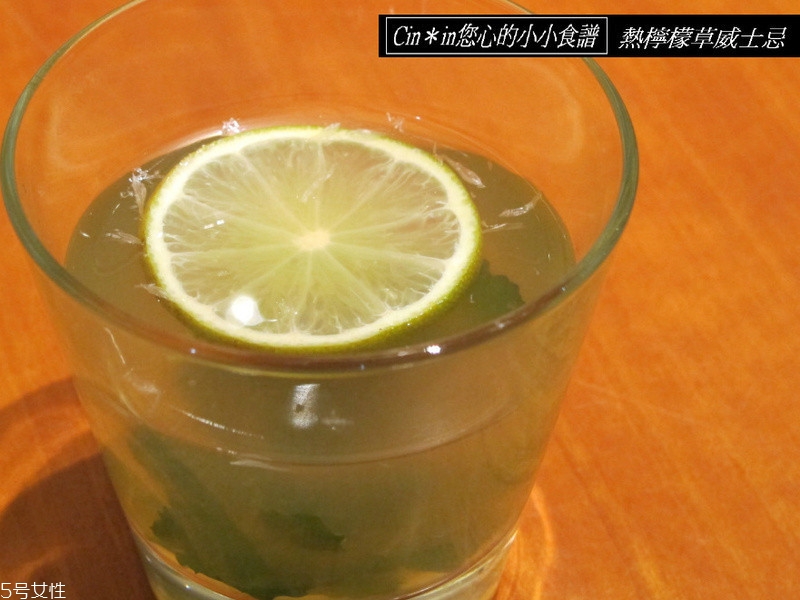 冬天調(diào)什么酒好喝 熱調(diào)酒來(lái)暖身 冬天調(diào)什么酒好喝 熱調(diào)酒來(lái)暖身