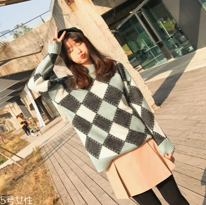 格子針織衫怎么搭配？有一種經(jīng)典叫格紋