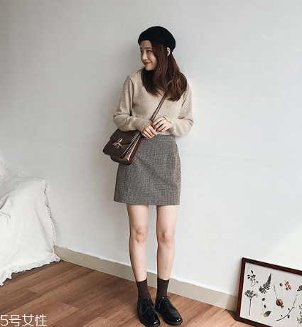 毛呢短裙怎么搭配？這個冬天讓你時尚又溫暖