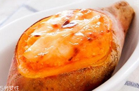 微波爐烤紅薯用什么火 高火熟的更快 微波爐烤紅薯用什么火 高火熟的更快