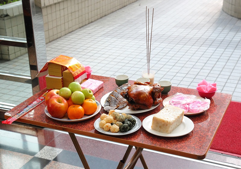 過年拜神怎樣拜說什么話 過年拜神怎樣拜說什么話