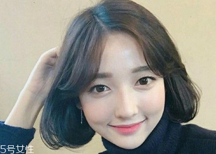 短發(fā)波波頭怎么樣好看 知性又輕熟的韓式中分短發(fā) 短發(fā)波波頭怎么樣好看 知性又輕熟的韓式中分短發(fā)