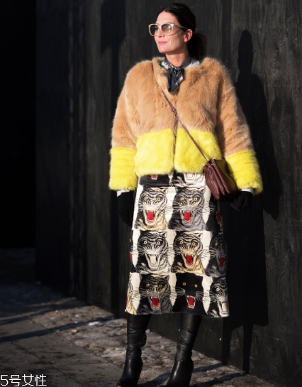 皮草下身搭配什么好看？這個冬天不怕冷