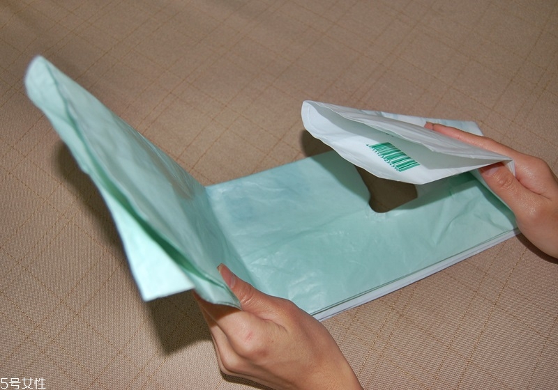 塑料袋收納妙招圖解 4個收納小技巧 塑料袋收納妙招圖解 4個收納小技巧