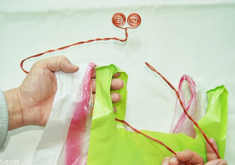 塑料袋收納妙招圖解 4個收納小技巧 塑料袋收納妙招圖解 4個收納小技巧