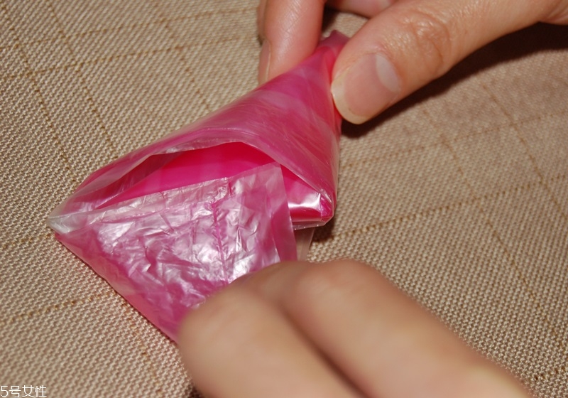 塑料袋收納妙招圖解 4個收納小技巧 塑料袋收納妙招圖解 4個收納小技巧