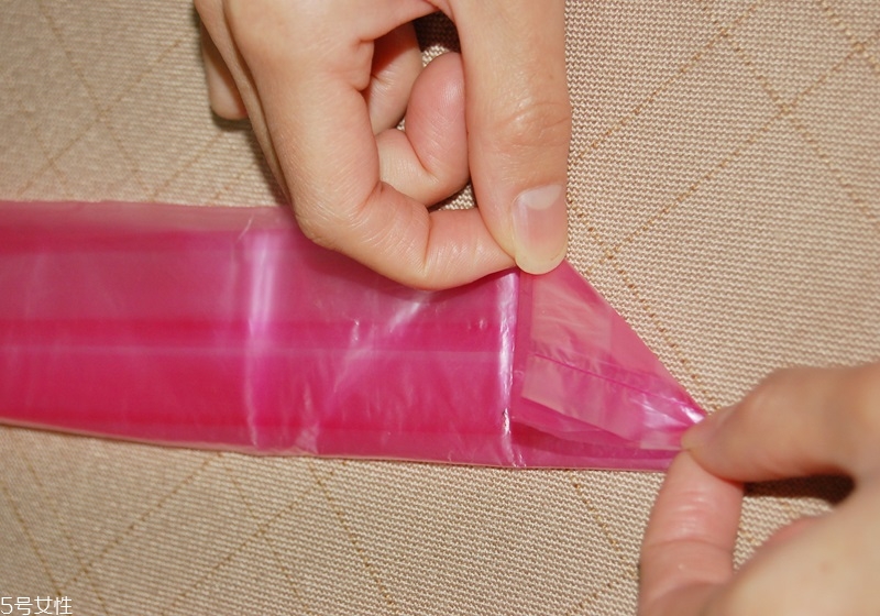 塑料袋收納妙招圖解 4個收納小技巧 塑料袋收納妙招圖解 4個收納小技巧