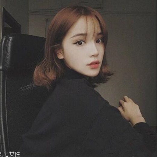 齊肩發(fā)怎么燙好看？女生發(fā)型設(shè)計與臉形搭配