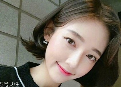 短發(fā)波波頭怎么樣好看 知性又輕熟的韓式中分短發(fā) 短發(fā)波波頭怎么樣好看 知性又輕熟的韓式中分短發(fā)