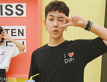 2018男生流行發(fā)型名稱 2018年男生短發(fā)發(fā)型圖片 2018男生流行發(fā)型名稱 2018年男生短發(fā)發(fā)型圖片