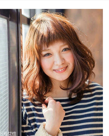 齊劉海適合什么卷發(fā)？如何選擇適合自己的發(fā)型