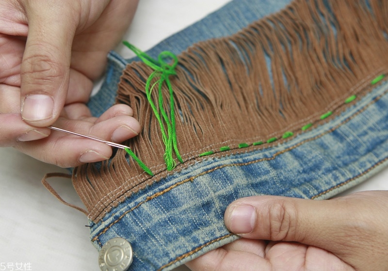 舊衣服改造保濕杯套教程 風(fēng)格多變 舊衣服改造保濕杯套教程 風(fēng)格多變