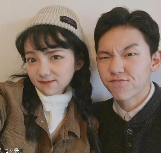 冬天戴帽子怎么扎頭發(fā)好？法式魚骨辮編發(fā)很特別