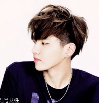 2022最流行發(fā)型顏色男生？男生潮流發(fā)型