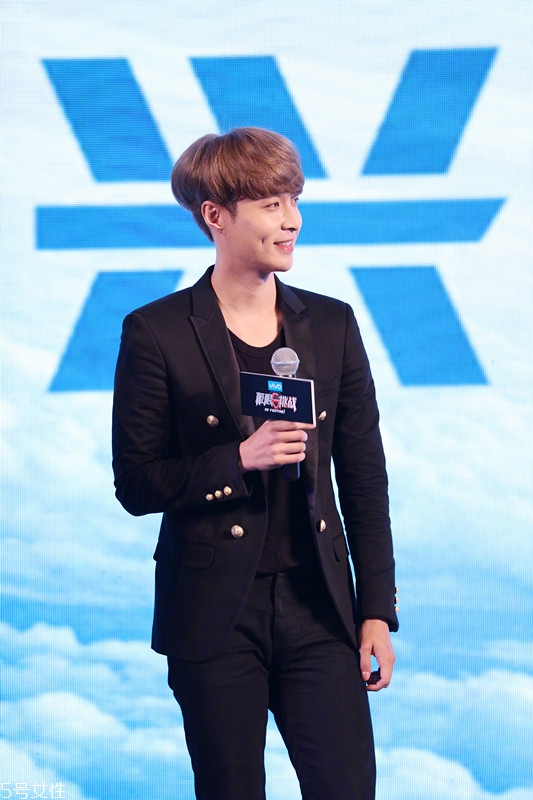 2018男生流行什么發(fā)型款式？2018男生染發(fā)顏色推薦