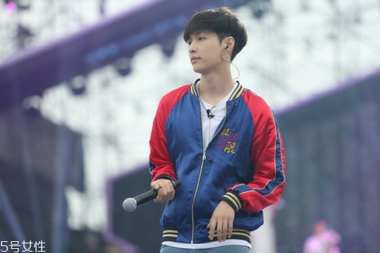 2018男生流行什么發(fā)型款式？2018男生染發(fā)顏色推薦