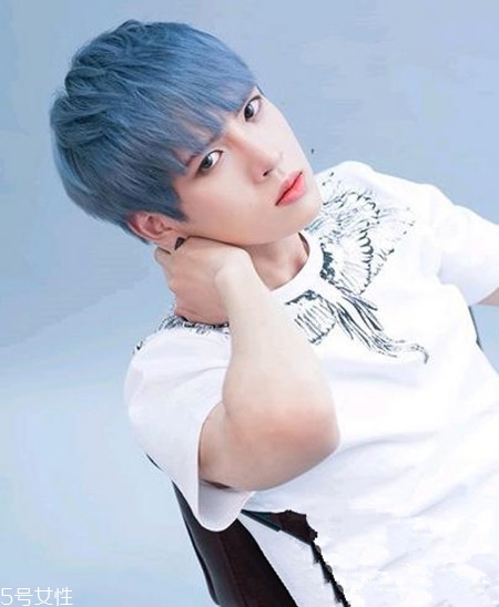 2022最流行發(fā)型顏色男生？男生潮流發(fā)型