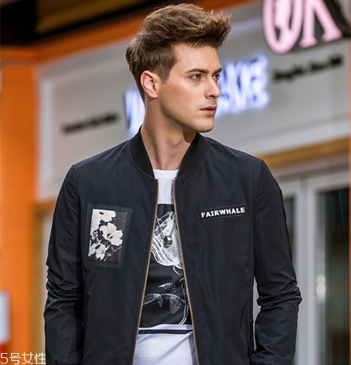 2018男生流行什么發(fā)型款式？2018男生染發(fā)顏色推薦