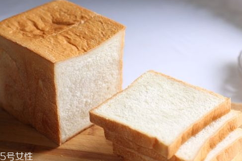 吐司面包可以放幾天 三四天左右 吐司面包可以放幾天 三四天左右