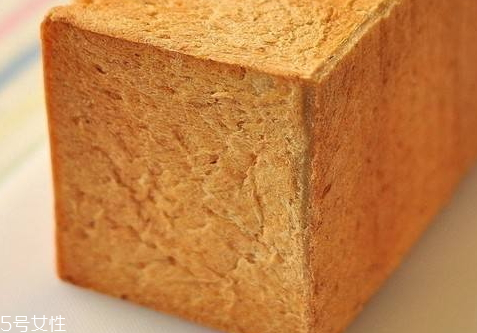 吐司面包能放冰箱嗎 冰箱保存時(shí)間更久 吐司面包能放冰箱嗎 冰箱保存時(shí)間更久