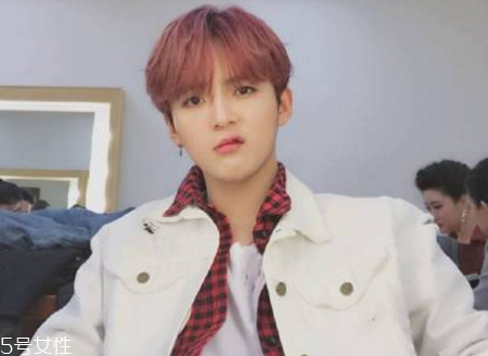 男生頭發(fā)稀疏適合什么發(fā)型？圓形劉海很好看