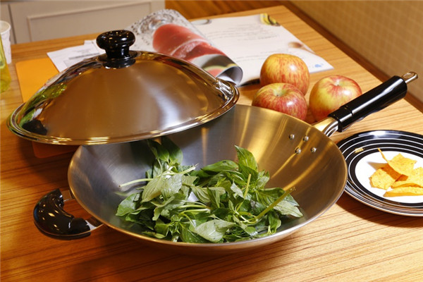 不銹鋼鍋第一次用怎么處理 必學(xué)的開鍋養(yǎng)鍋技巧 不銹鋼鍋第一次用怎么處理 必學(xué)的開鍋養(yǎng)鍋技巧