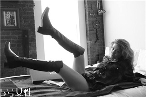 長(zhǎng)靴怎么搭配顯高？輕松穿出大長(zhǎng)腿