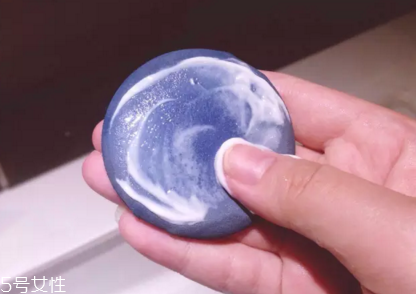 用什么清洗氣墊粉撲？清潔衛(wèi)生很重要