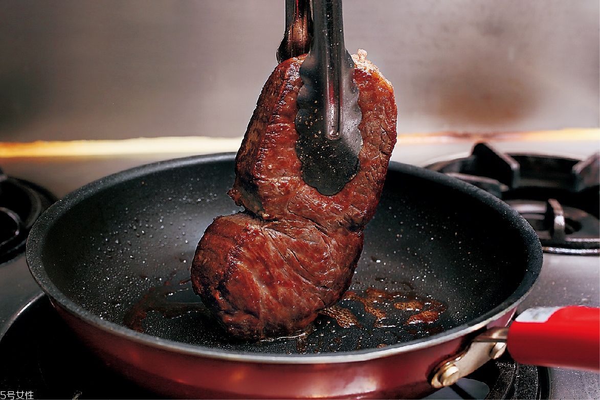平底鍋怎么煎牛排 5個美味重點 平底鍋怎么煎牛排 5個美味重點