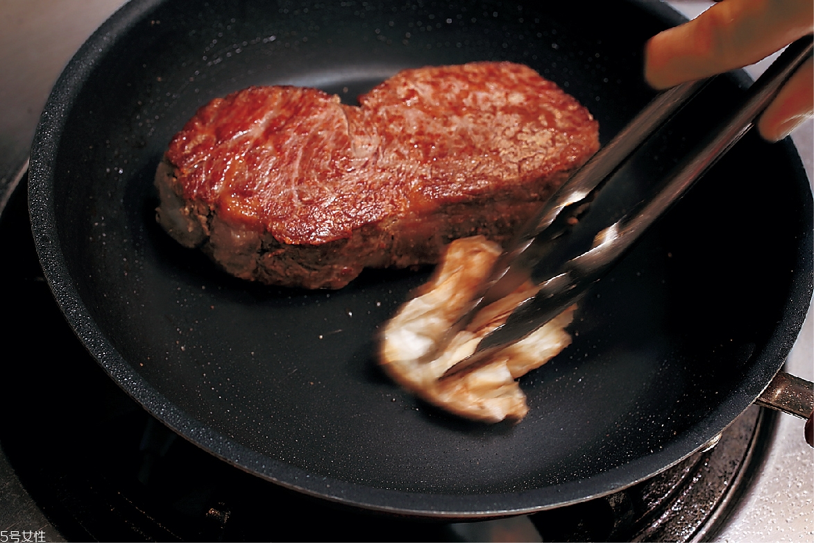 平底鍋怎么煎牛排 5個美味重點 平底鍋怎么煎牛排 5個美味重點