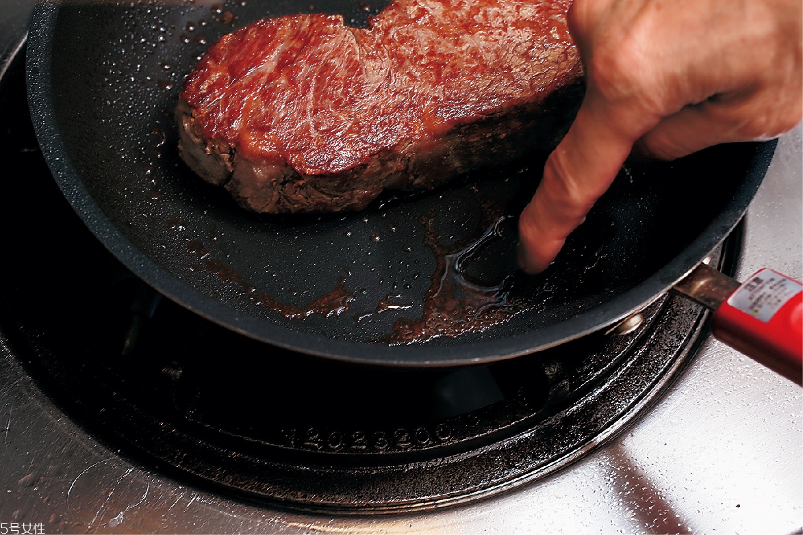 平底鍋怎么煎牛排 5個美味重點 平底鍋怎么煎牛排 5個美味重點