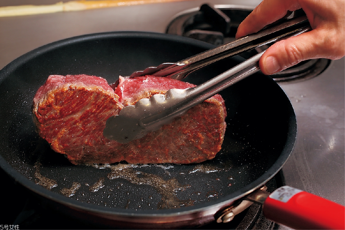 平底鍋怎么煎牛排 5個美味重點 平底鍋怎么煎牛排 5個美味重點