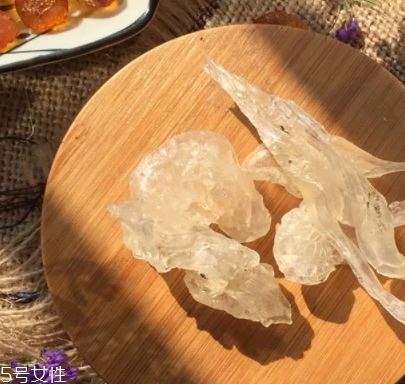 雪燕可以生吃嗎？雪燕沒(méi)煮熟可以吃嗎？