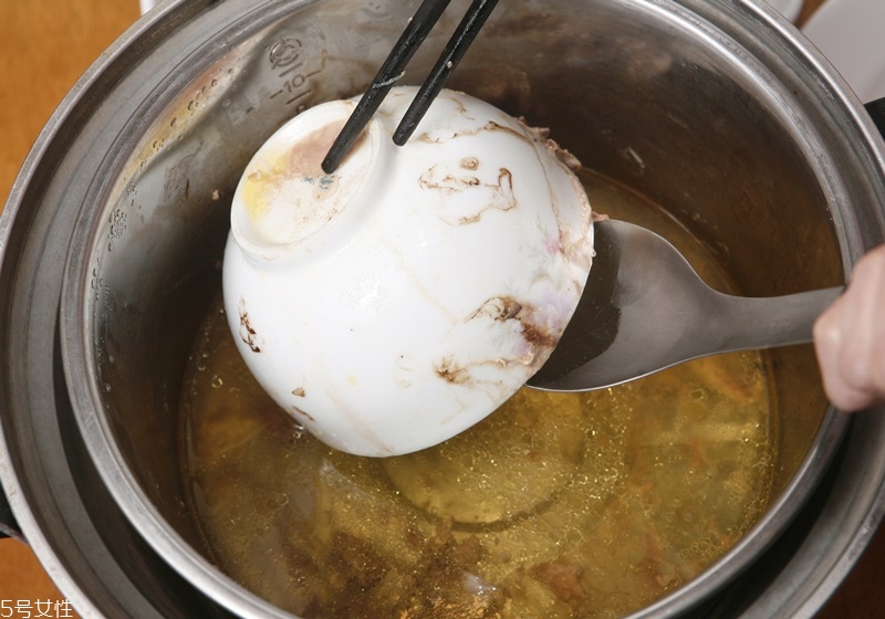 自制滴雞精的做法 這樣吃更有營養(yǎng) 自制滴雞精的做法 這樣吃更有營養(yǎng)