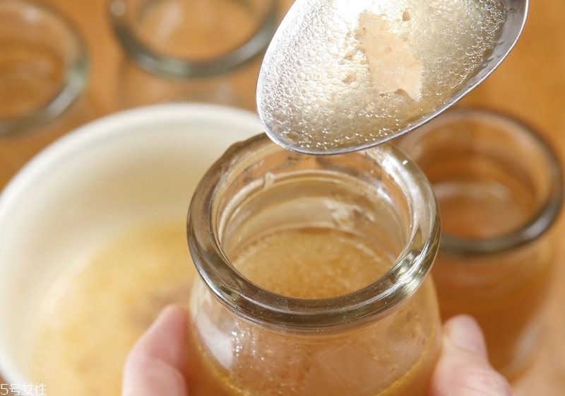 自制滴雞精的做法 這樣吃更有營養(yǎng) 自制滴雞精的做法 這樣吃更有營養(yǎng)