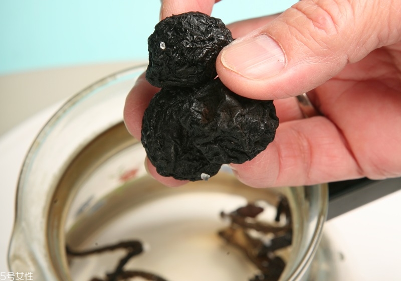 喉嚨沙啞喝什么好 3款養(yǎng)喉熱飲 喉嚨沙啞喝什么好 3款養(yǎng)喉熱飲