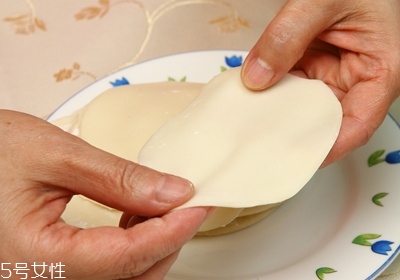 鍋貼怎么做才香脆好吃 外皮酥脆內(nèi)餡爆汁 鍋貼怎么做才香脆好吃 外皮酥脆內(nèi)餡爆汁