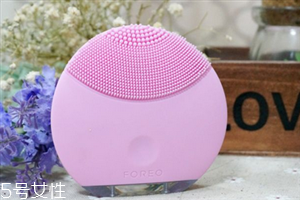 luna潔臉儀可以卸妝嗎？能夠深層清潔肌膚污垢