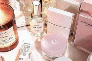 精華油有什么功效？三大功效拯救中年少女問題肌