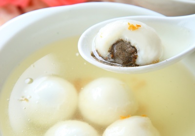 湯圓和元宵的區(qū)別 最大差別在制作過程 湯圓和元宵的區(qū)別 最大差別在制作過程