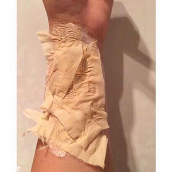 怎么在手上畫流血傷口 受傷妝具體步驟 怎么在手上畫流血傷口 受傷妝具體步驟