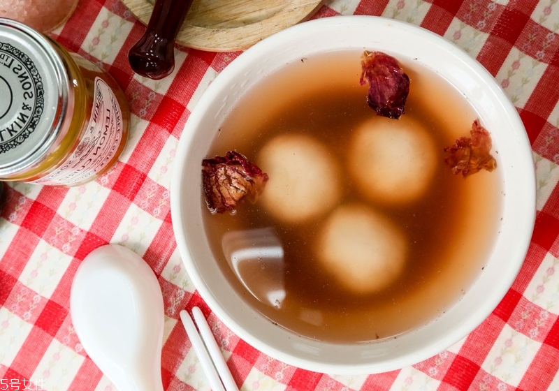 怎么用電飯煲煮湯圓 滾水再下湯圓 怎么用電飯煲煮湯圓 滾水再下湯圓