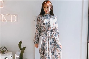 碎花連衣裙搭配什么鞋子？玩轉(zhuǎn)復古甜美